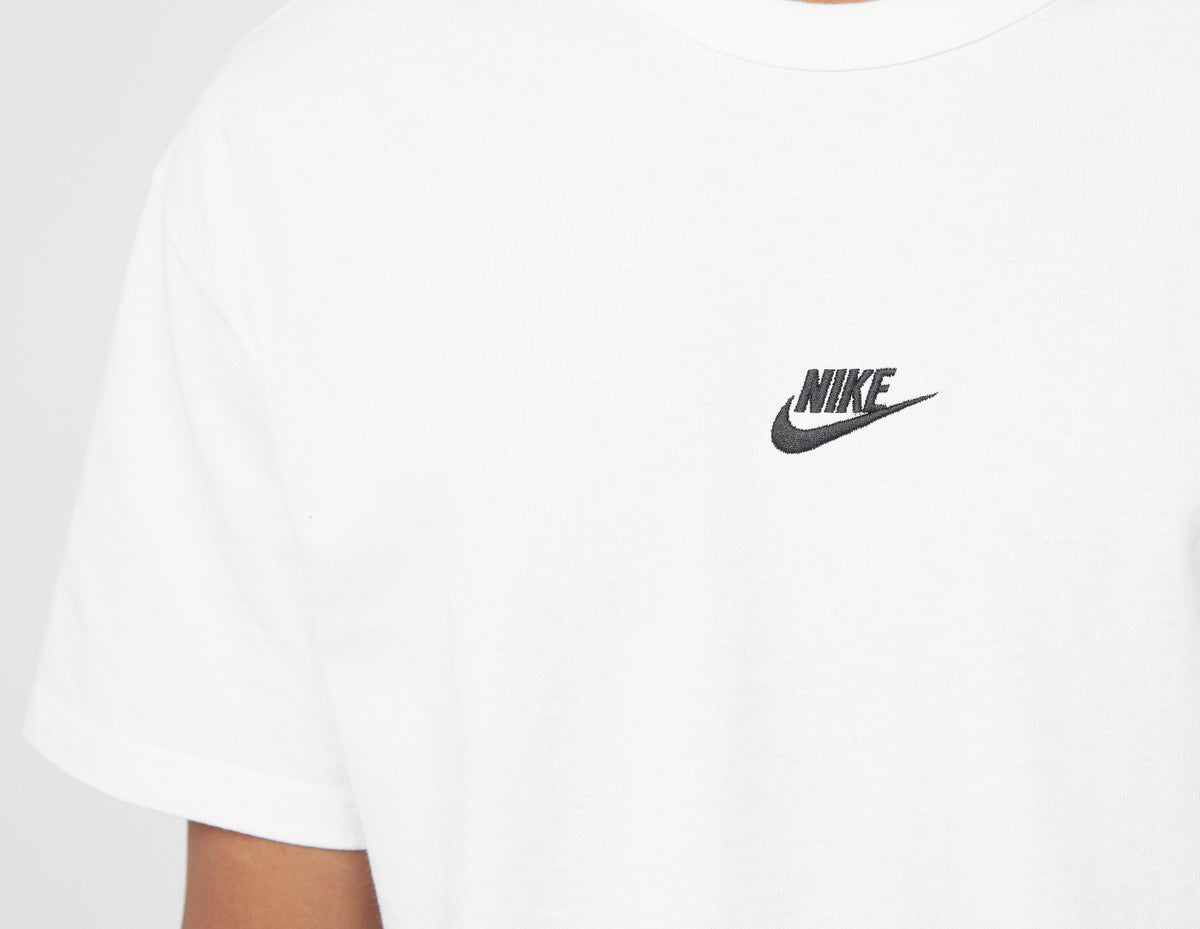 Nike Premium Essentials T-Shirt