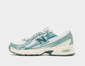 New Balance 740