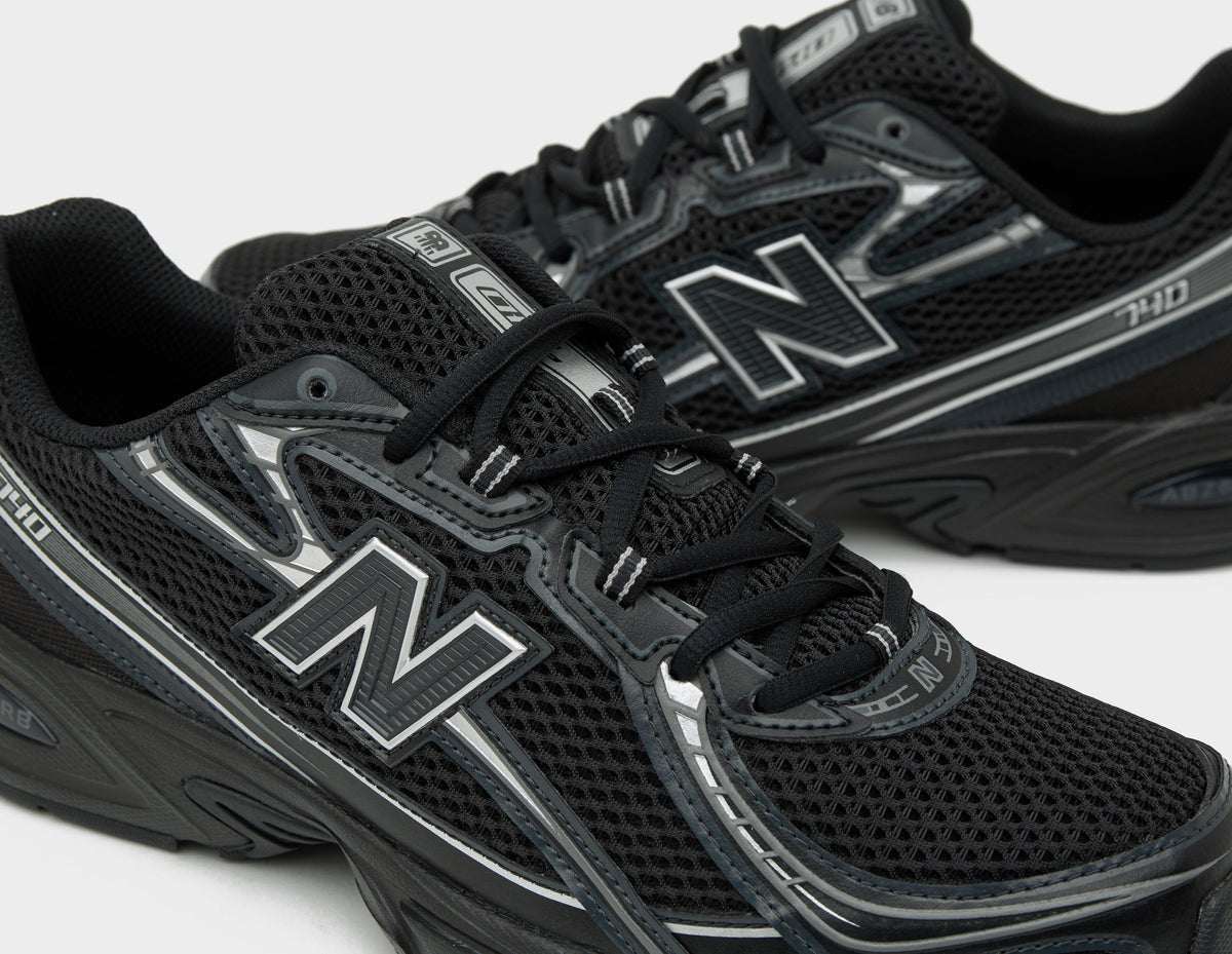 New Balance 740