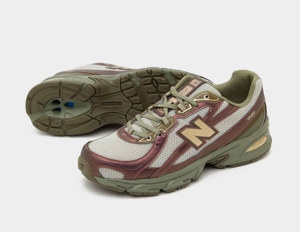 New Balance 740