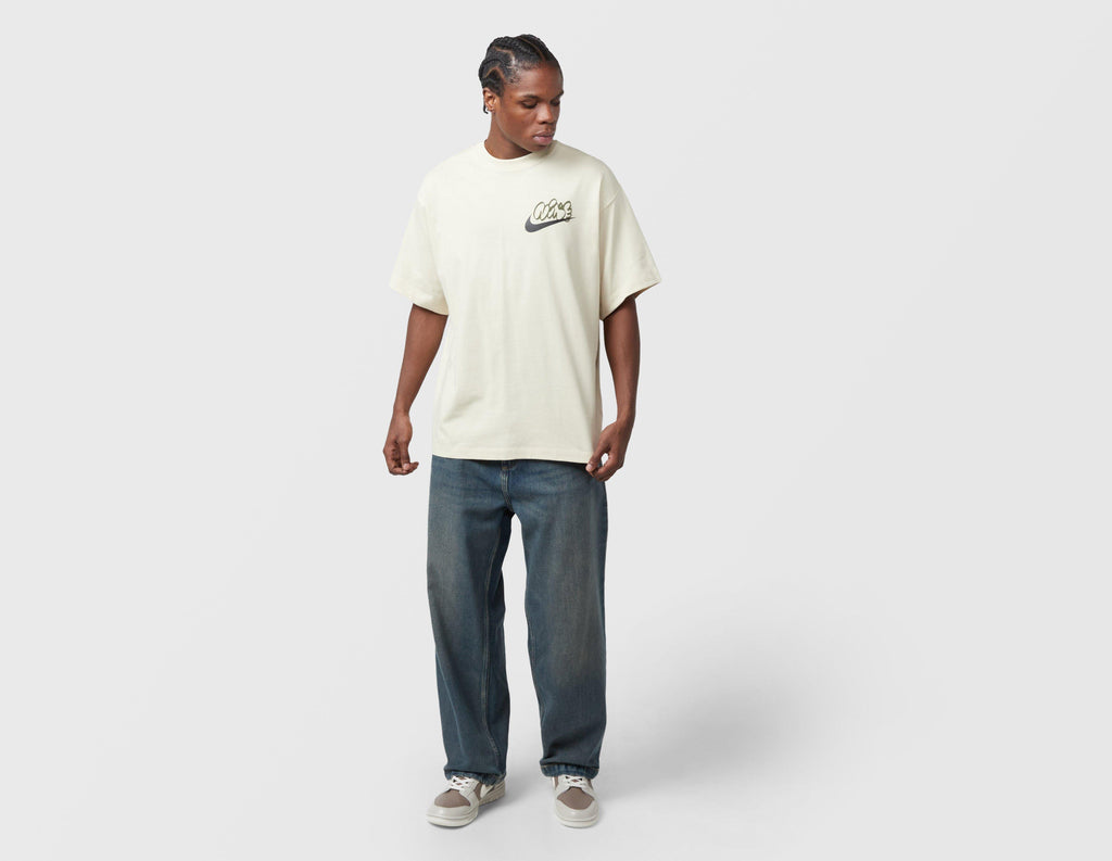 Nike Solo Swoosh Graphic T-Shirt