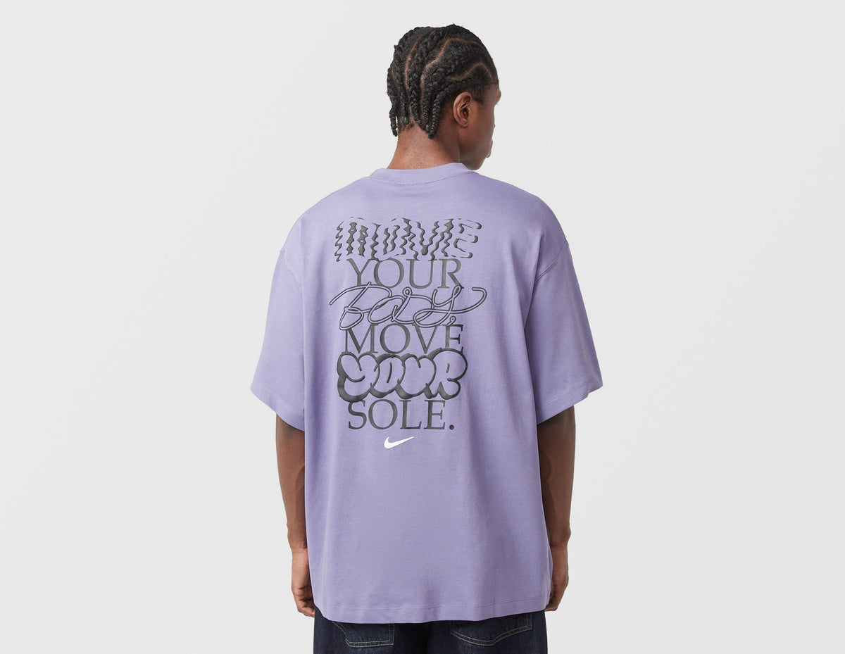 Nike Solo Swoosh Graphic T-Shirt