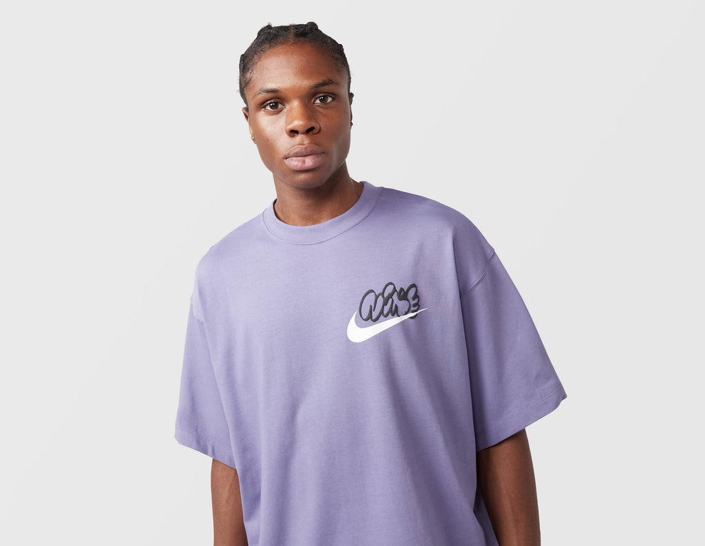 Nike Solo Swoosh Graphic T-Shirt