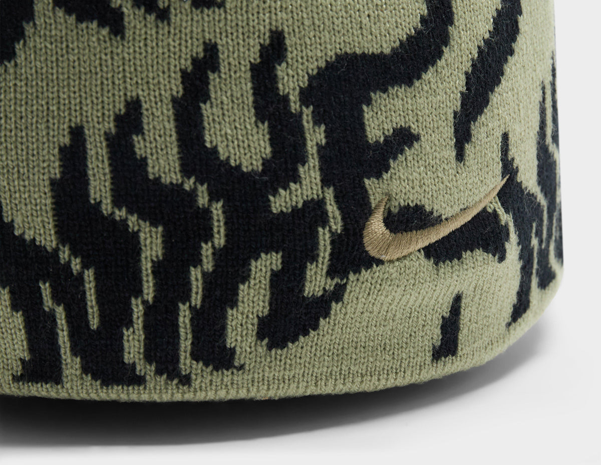 Nike Peak Graphic Beanie Hat